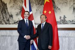 UK-China_george-osborne-chinas-vice-premier-ma-kai