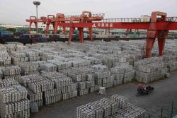 Aluminum-at-harbour-Asia