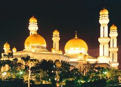 Brunei_WaqifMosqueNighttime