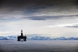 Cairn-Energy-Greenland-Leiv Eiriksson-oil-rig