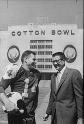 Clint-Murchison-Jr._ Eddie-LeBaron_Cotton-Bowl_1961