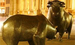 economy-bull-and-bear-statues-.jpg