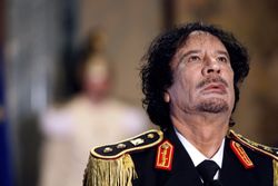 gaddafi-looking-up.jpg