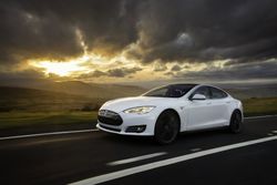 Tesla-Model-S-P85D-Pictures